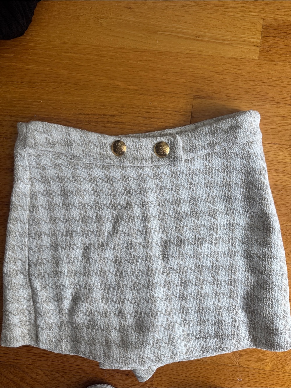 Zara Cream Houndstooth Knit Skort with Gold Buttons textured tweed XS
